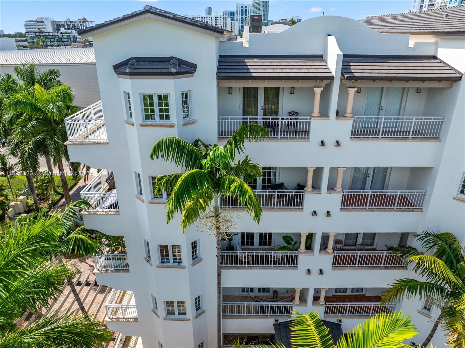 THE THS AT SUNSET HARBOUR - Residential