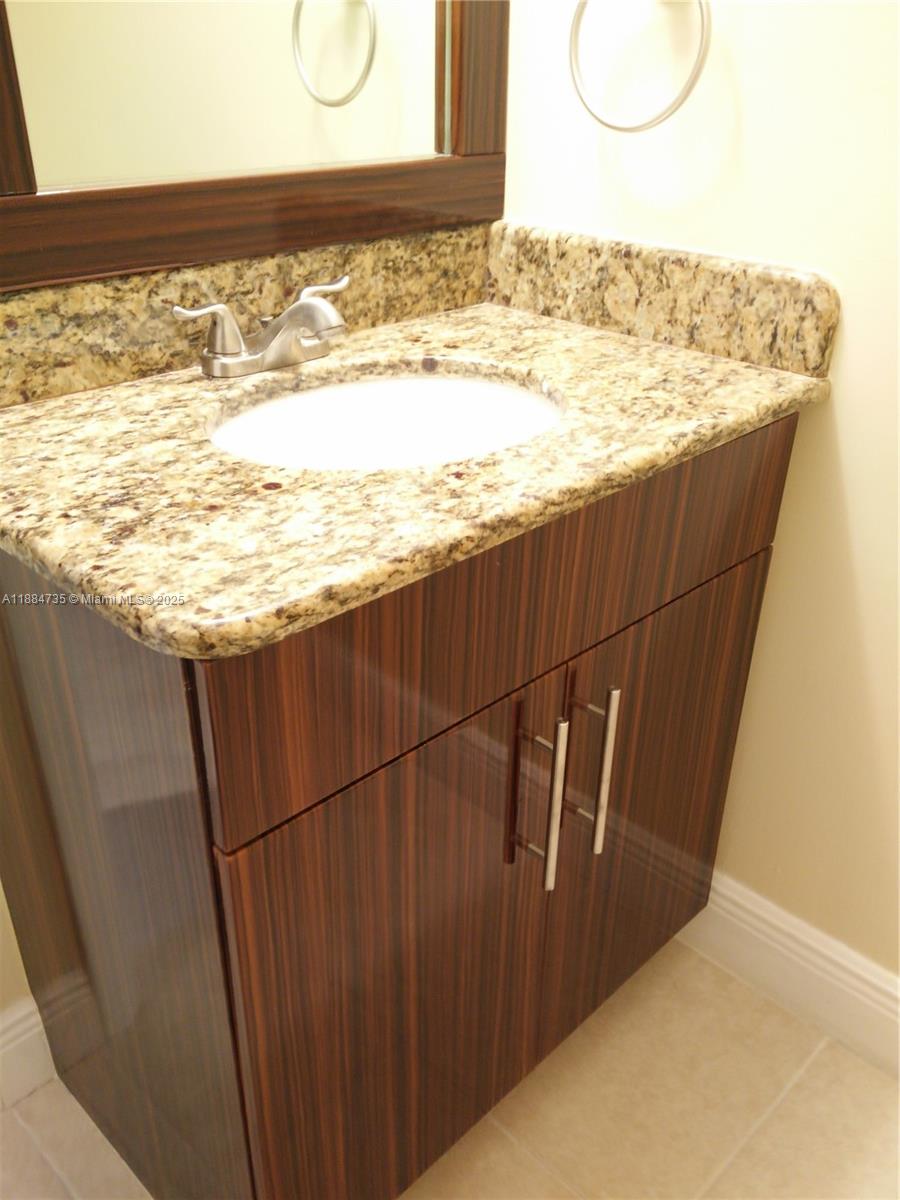 FOXCROFT APTS INC CONDO - Residential Lease
