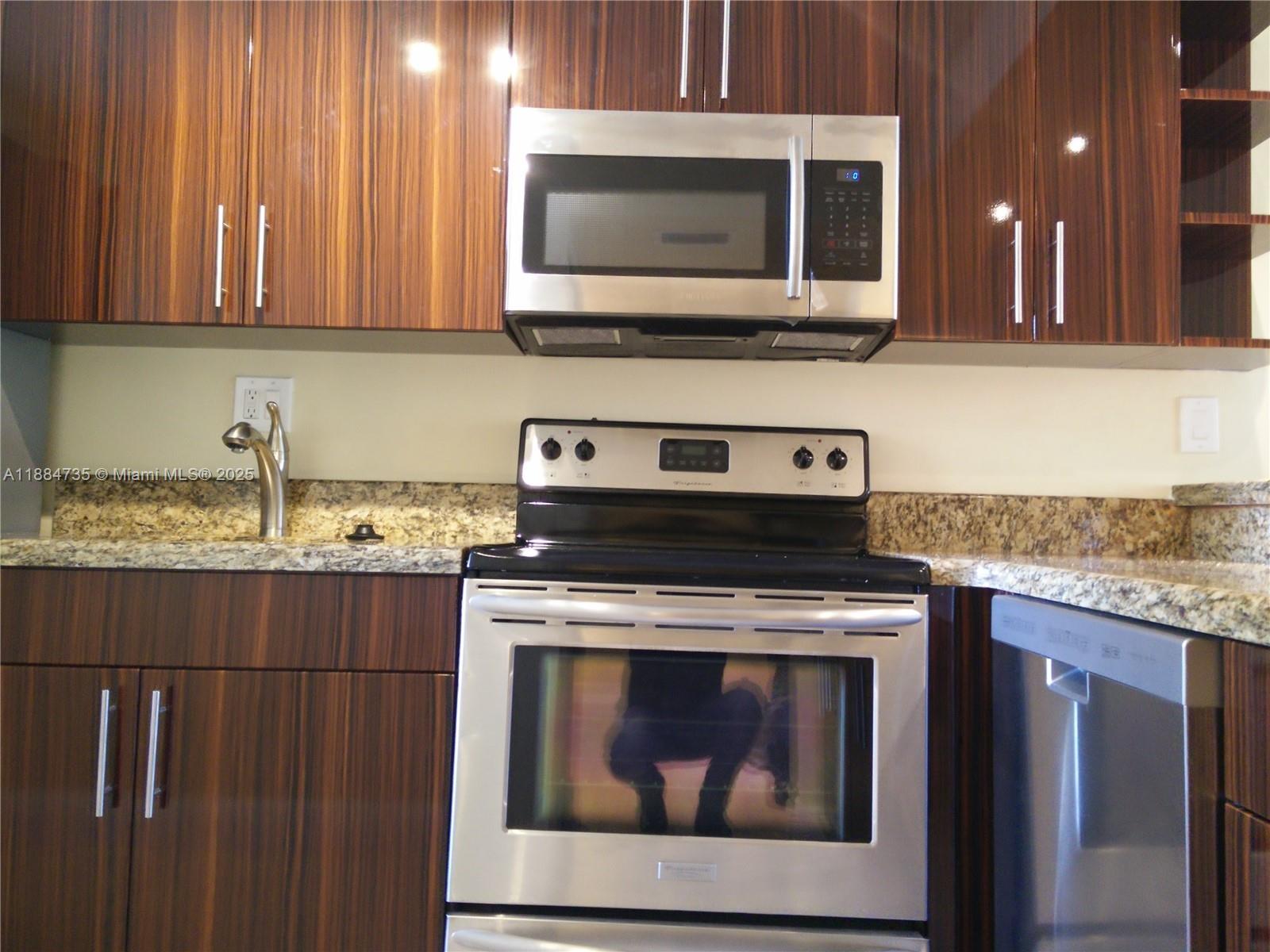FOXCROFT APTS INC CONDO - Residential Lease