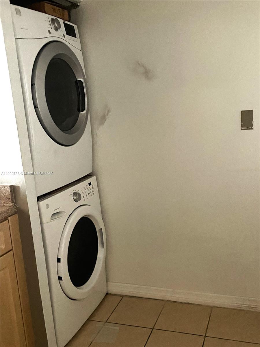 THE CITADEL CONDO - Residential Lease