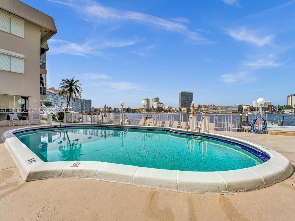 PARADISE HARBOUR APTS CO- - Residential