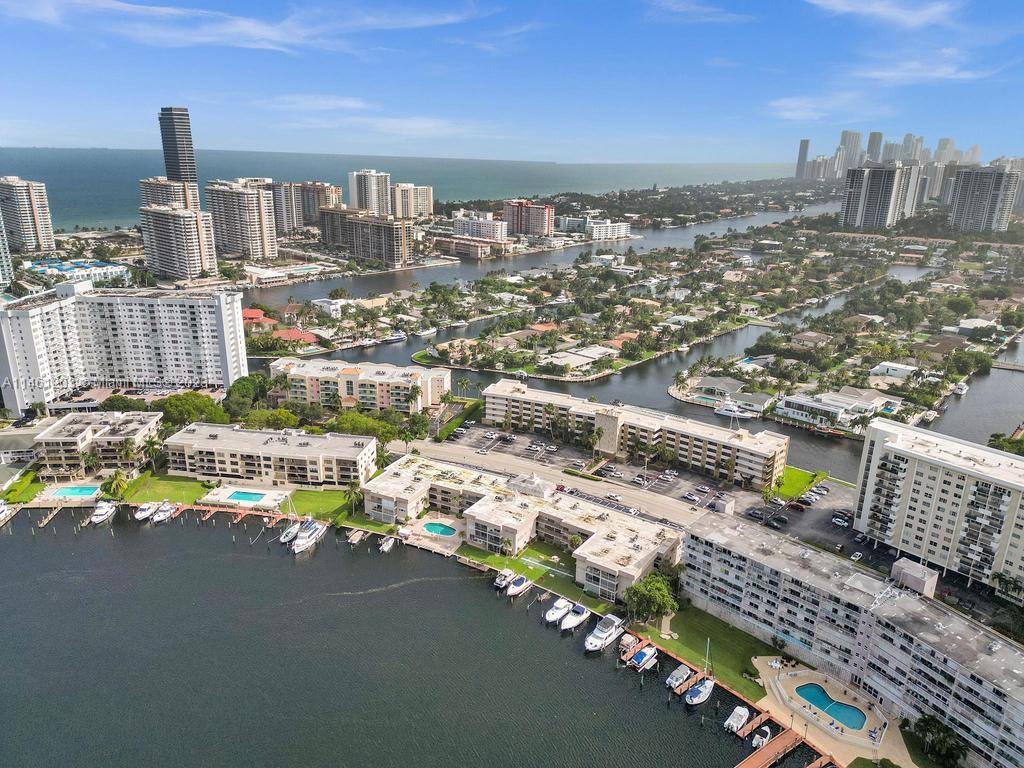 PARADISE HARBOUR APTS CO- - Residential