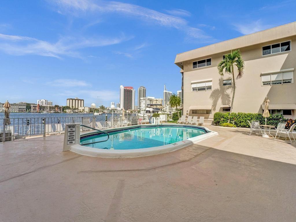 PARADISE HARBOUR APTS CO- - Residential