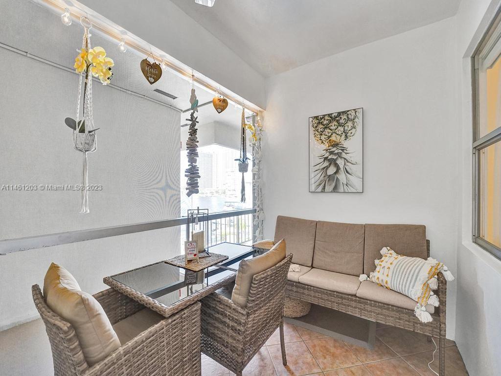 PARADISE HARBOUR APTS CO- - Residential