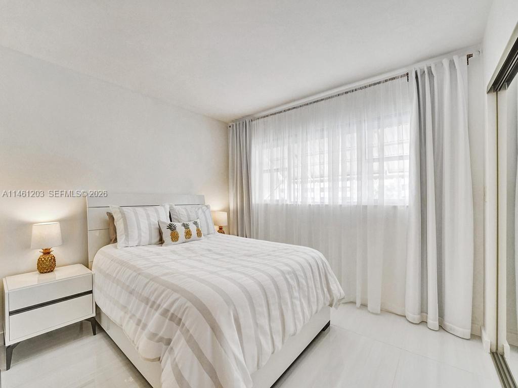 PARADISE HARBOUR APTS CO- - Residential