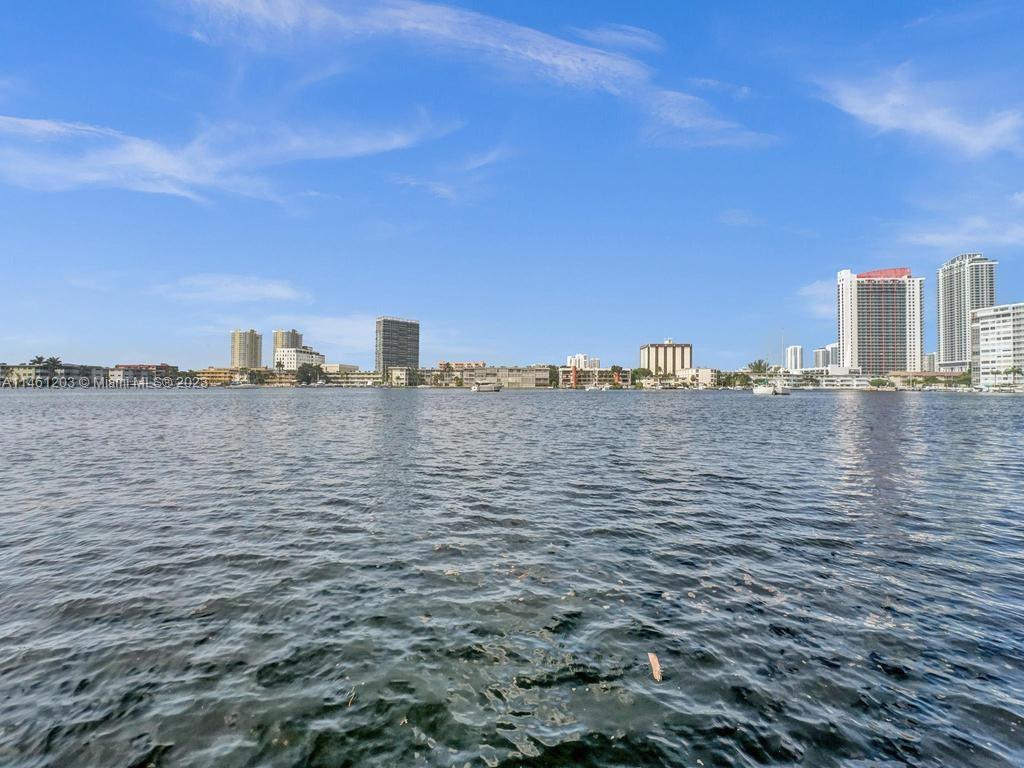 PARADISE HARBOUR APTS CO- - Residential