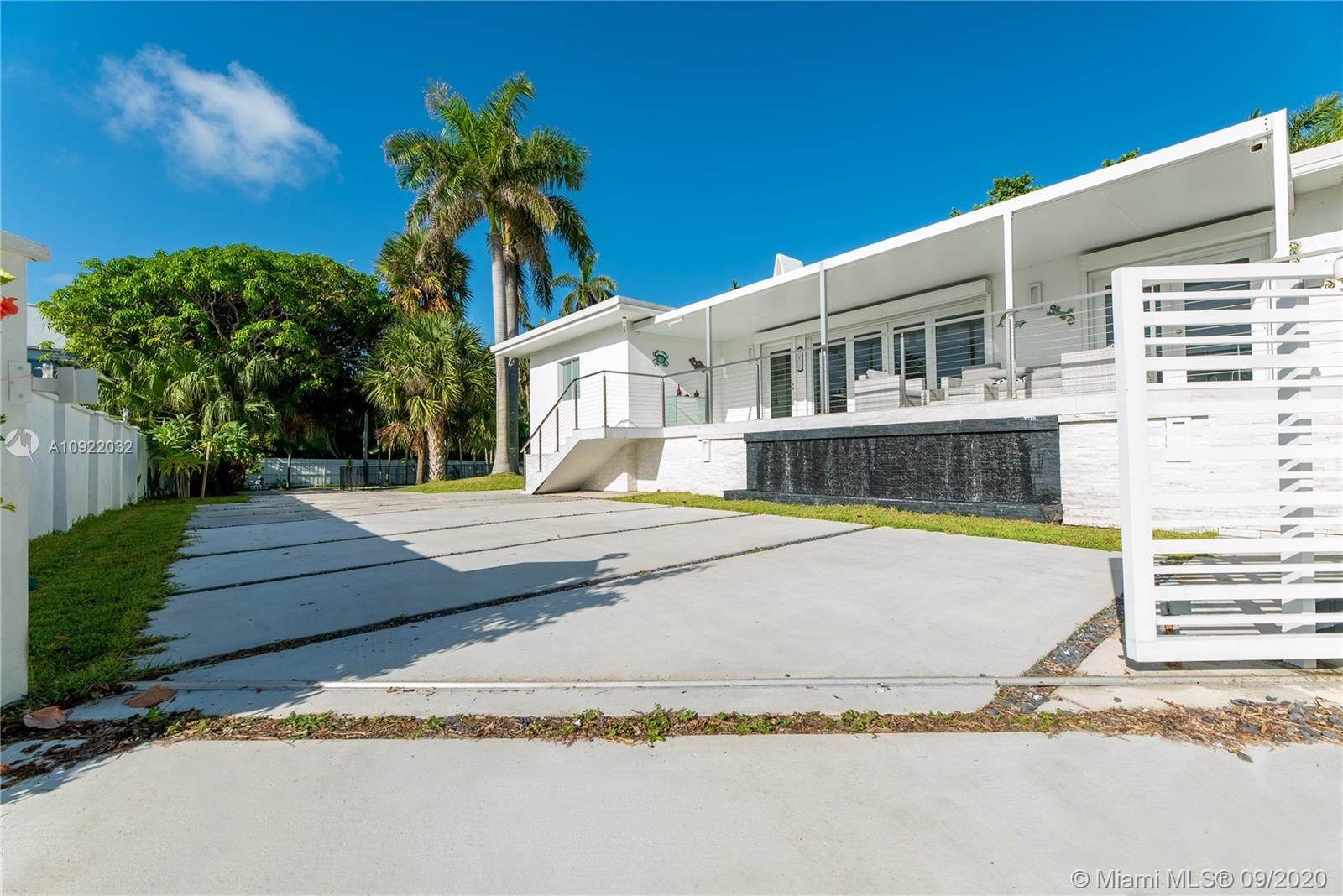 LAS OLAS BY THE SEA EXT - Residential