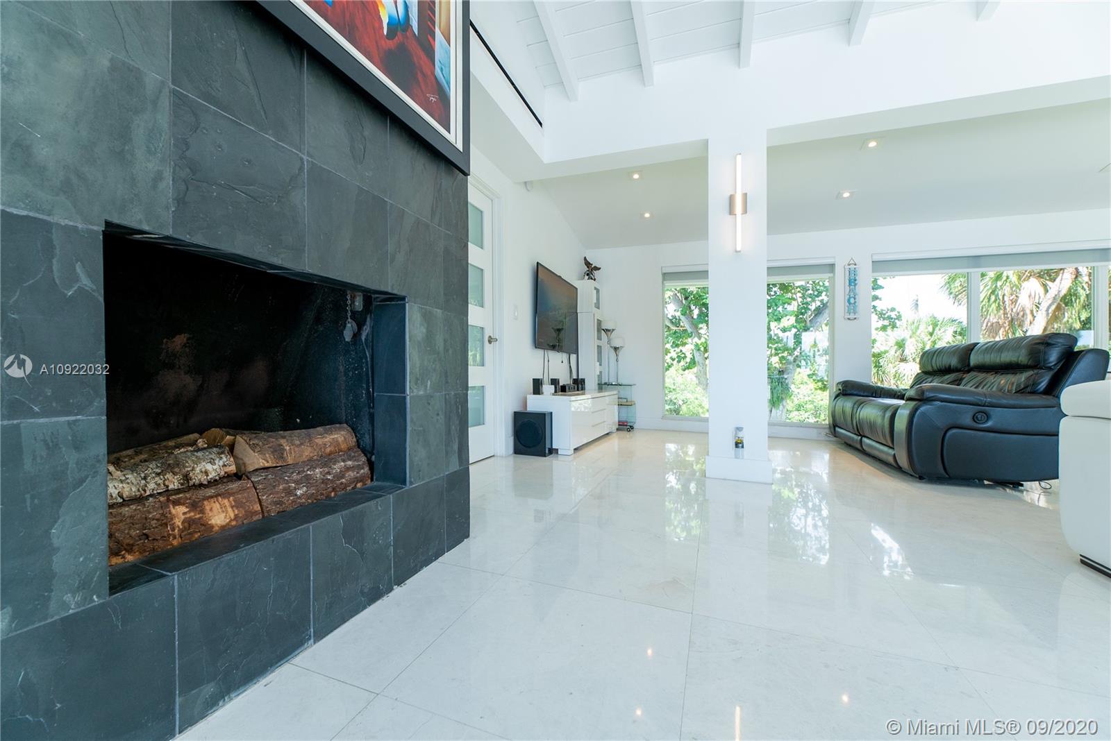 LAS OLAS BY THE SEA EXT - Residential