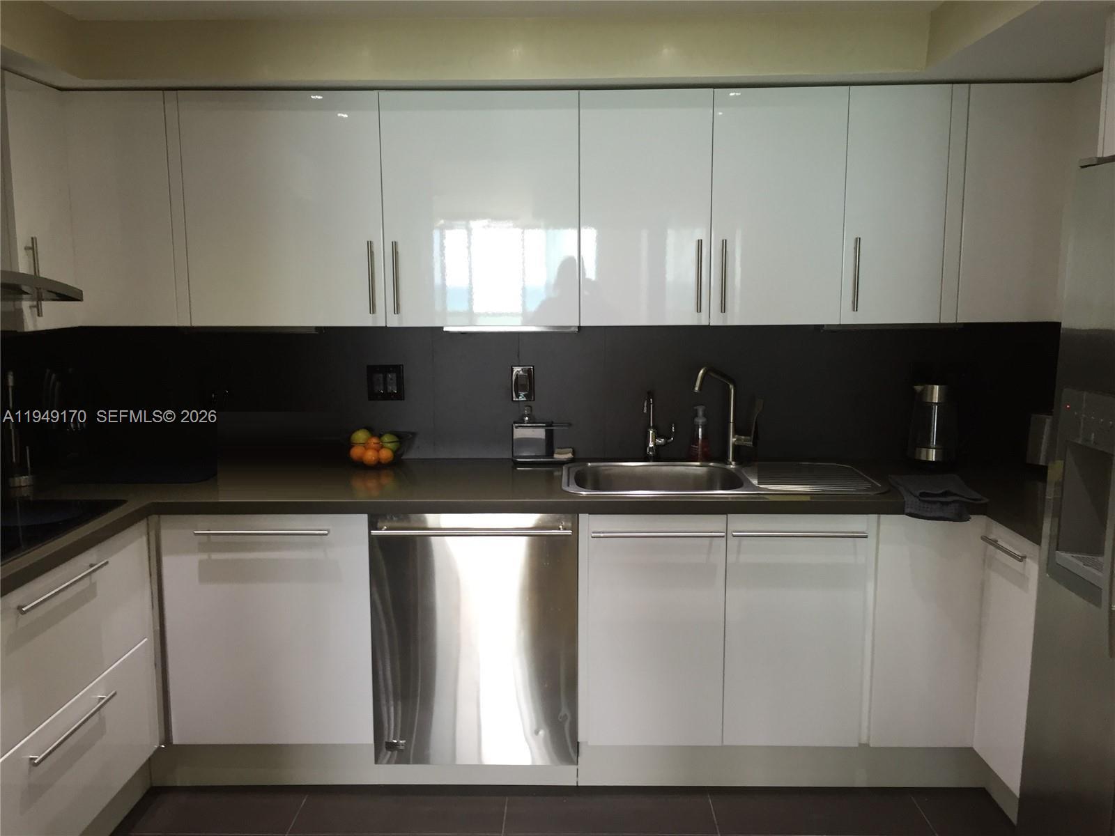 MAISON GRANDE CONDO - Residential