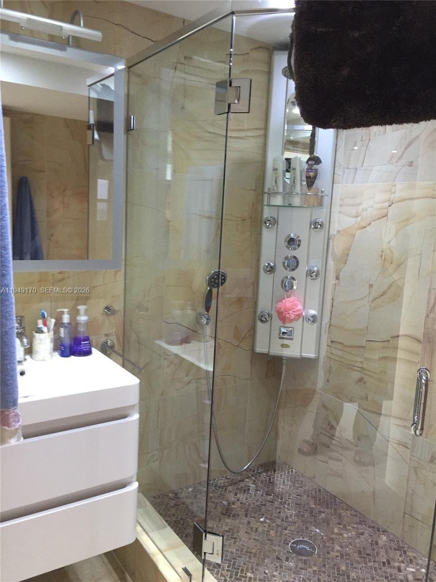 MAISON GRANDE CONDO - Residential