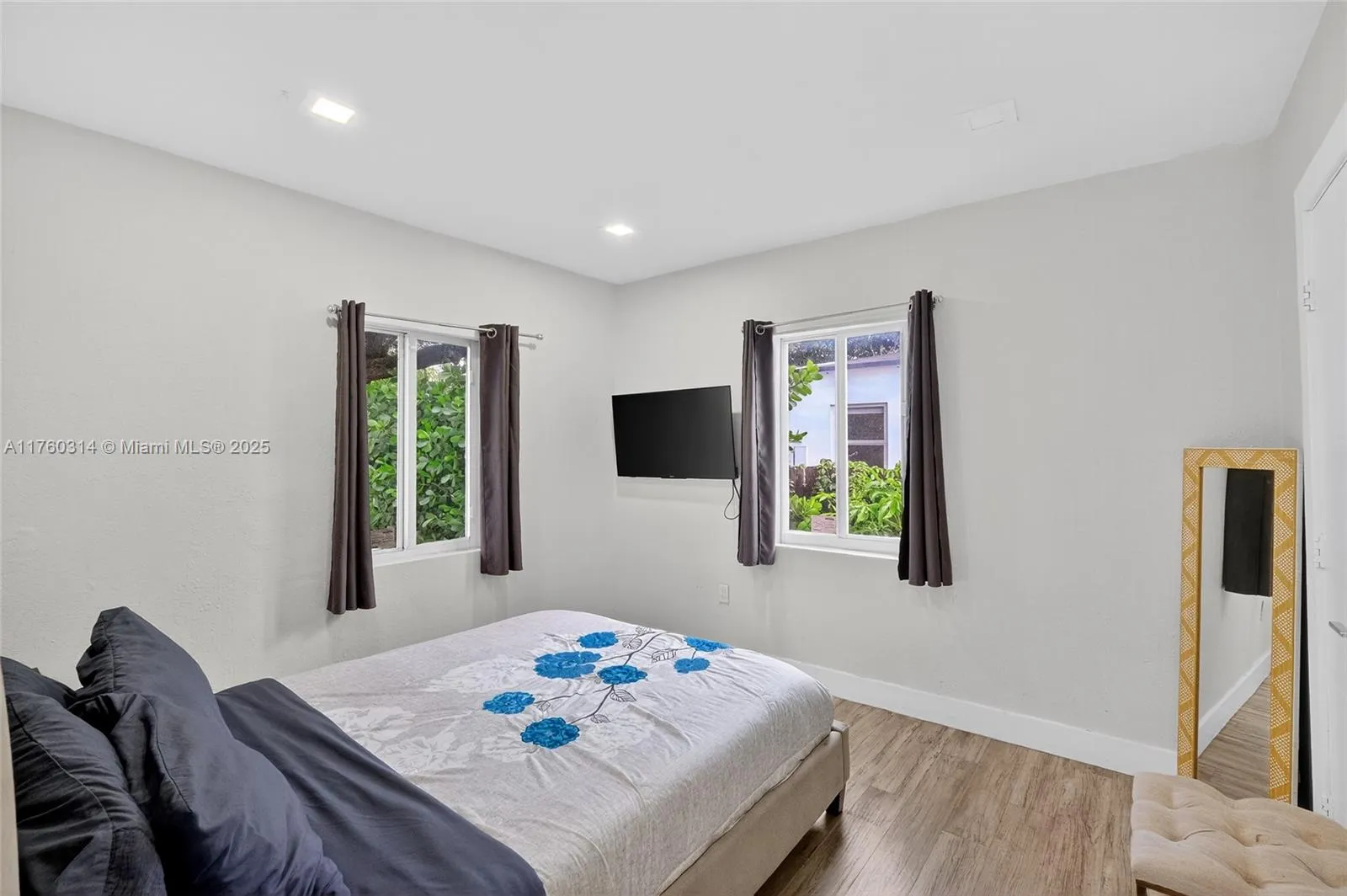 Miami, Florida 33127, United States, 5 Bedrooms Bedrooms, ,3 BathroomsBathrooms,Residential,Active,85583