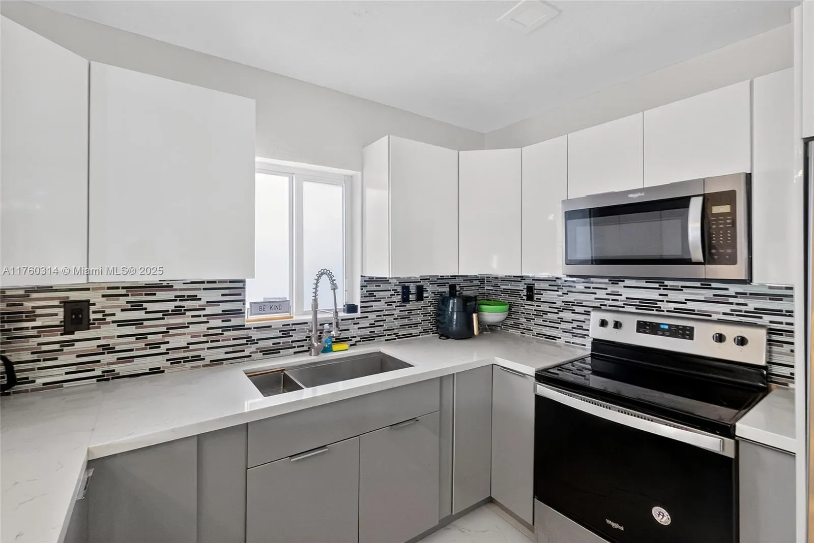 Miami, Florida 33127, United States, 5 Bedrooms Bedrooms, ,3 BathroomsBathrooms,Residential,Active,85583