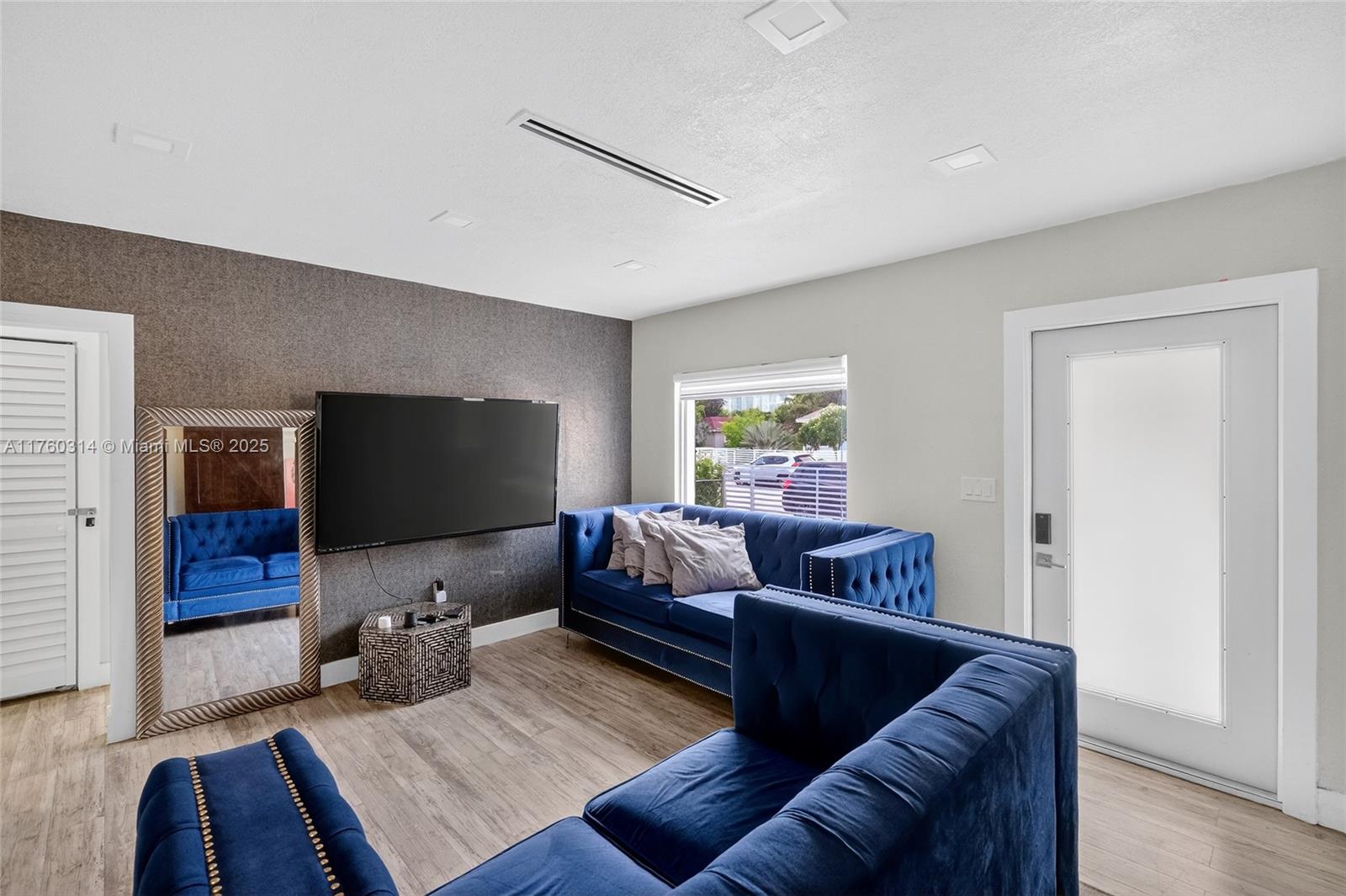 COLUMBIA PARK CORR PL - Residential