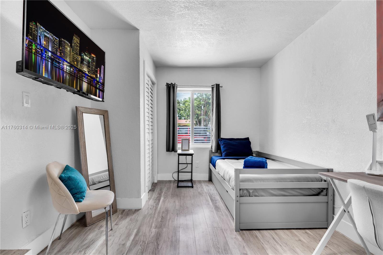 COLUMBIA PARK CORR PL - Residential