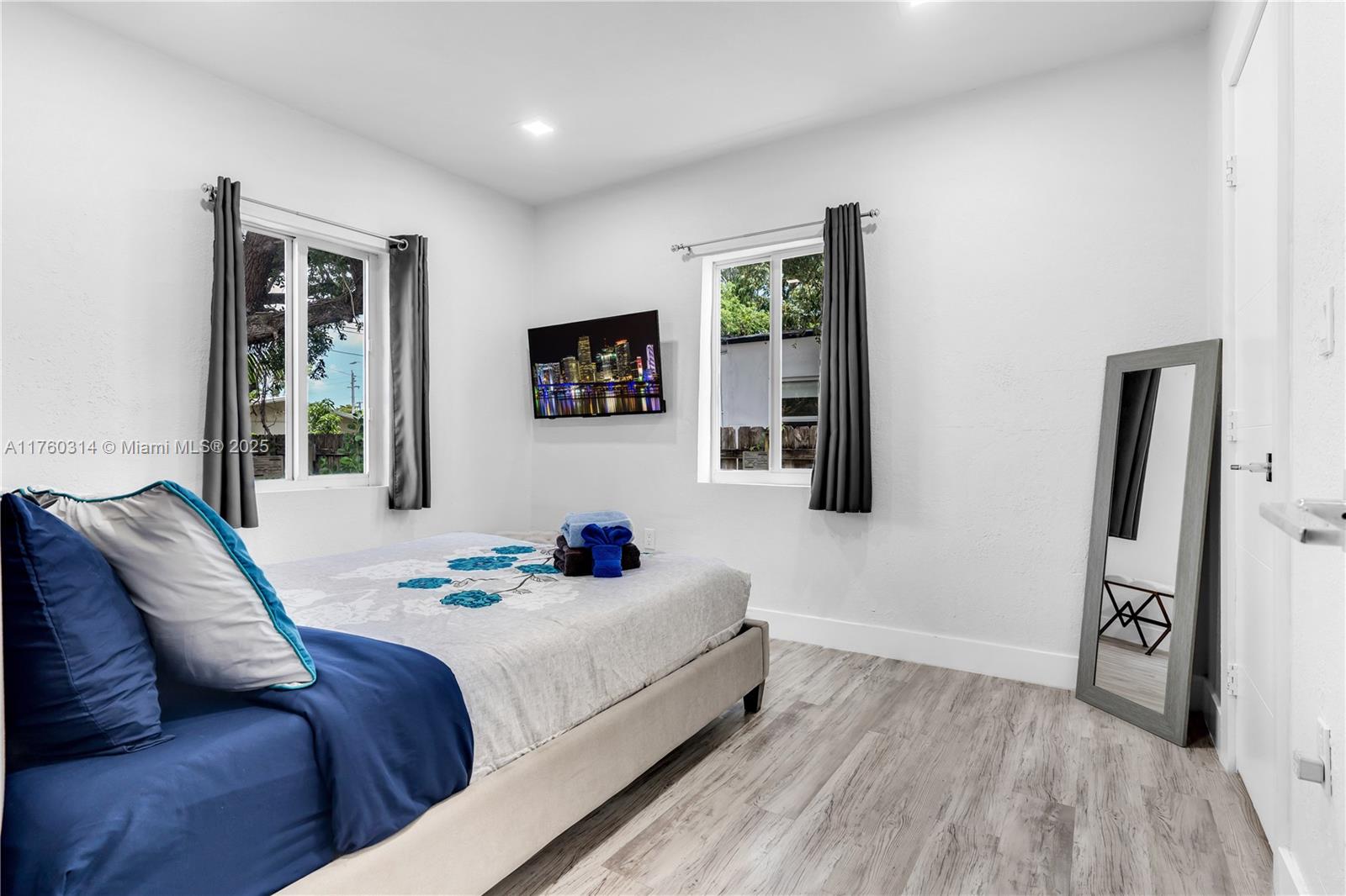 COLUMBIA PARK CORR PL - Residential