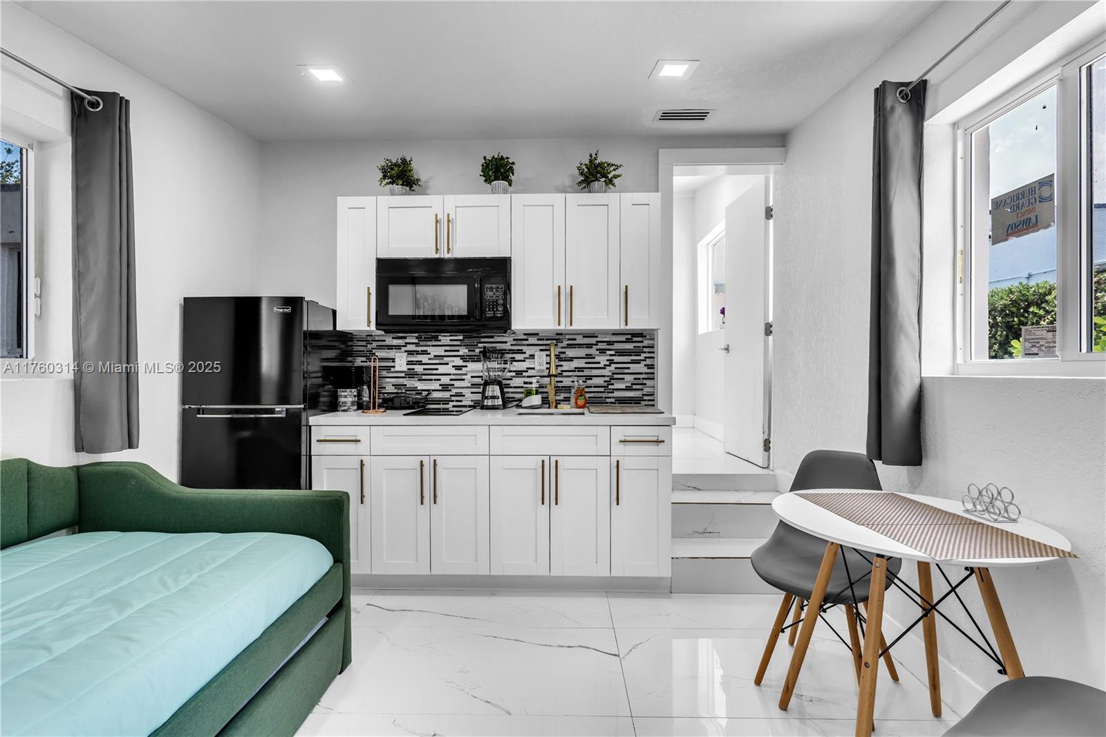 COLUMBIA PARK CORR PL - Residential