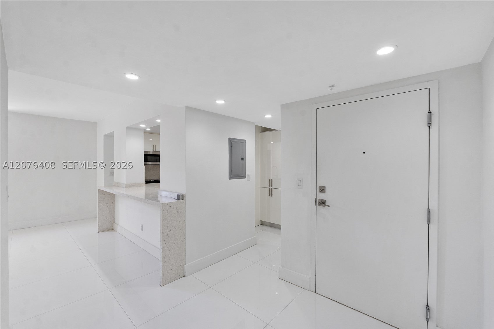 90 Edgewater Dr 104