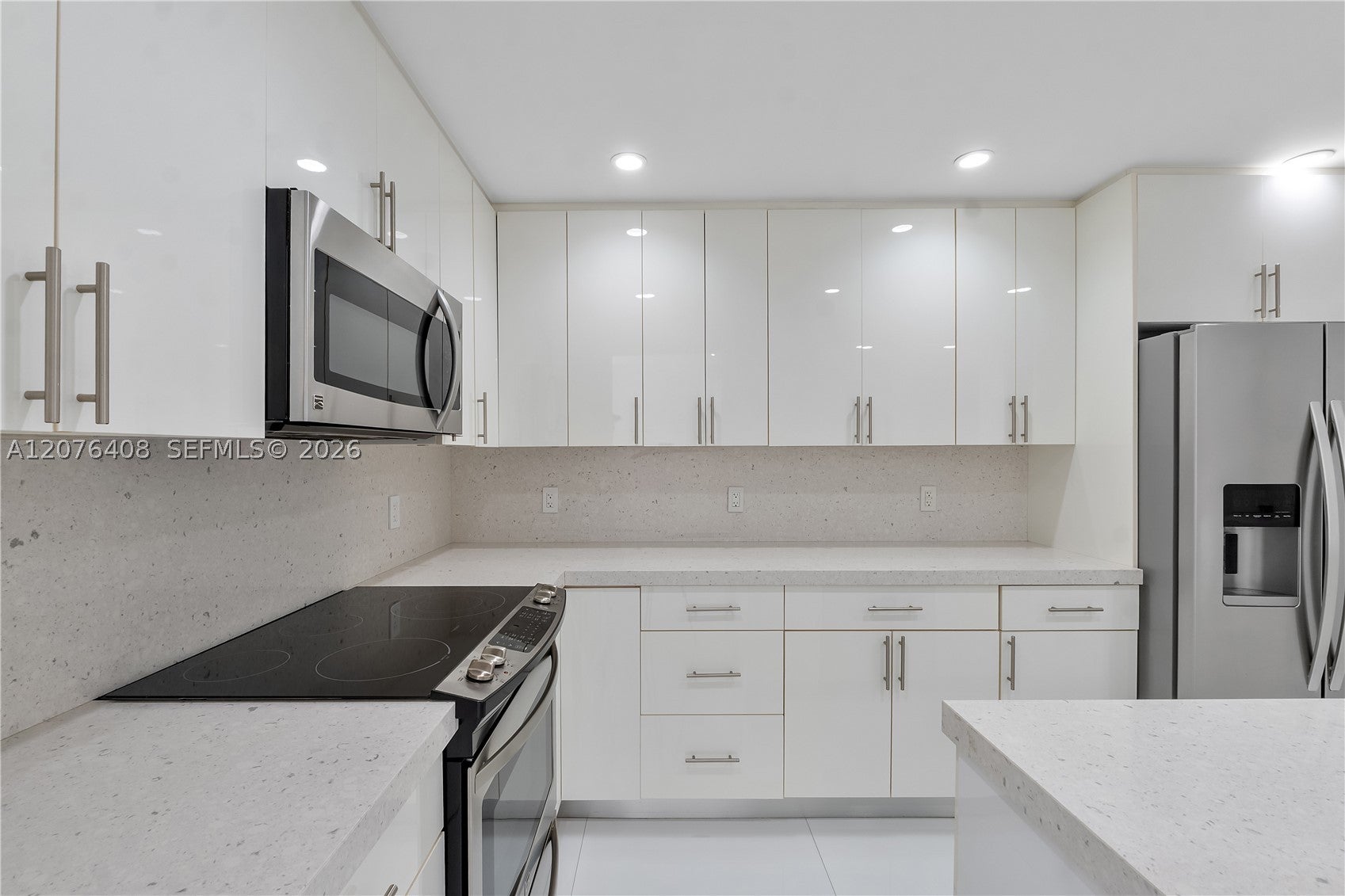 90 Edgewater Dr 104
