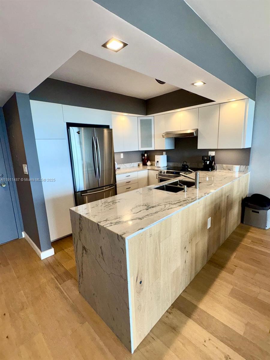 BAYVIEW TOWERS CONDO SOUT - Residential Lease