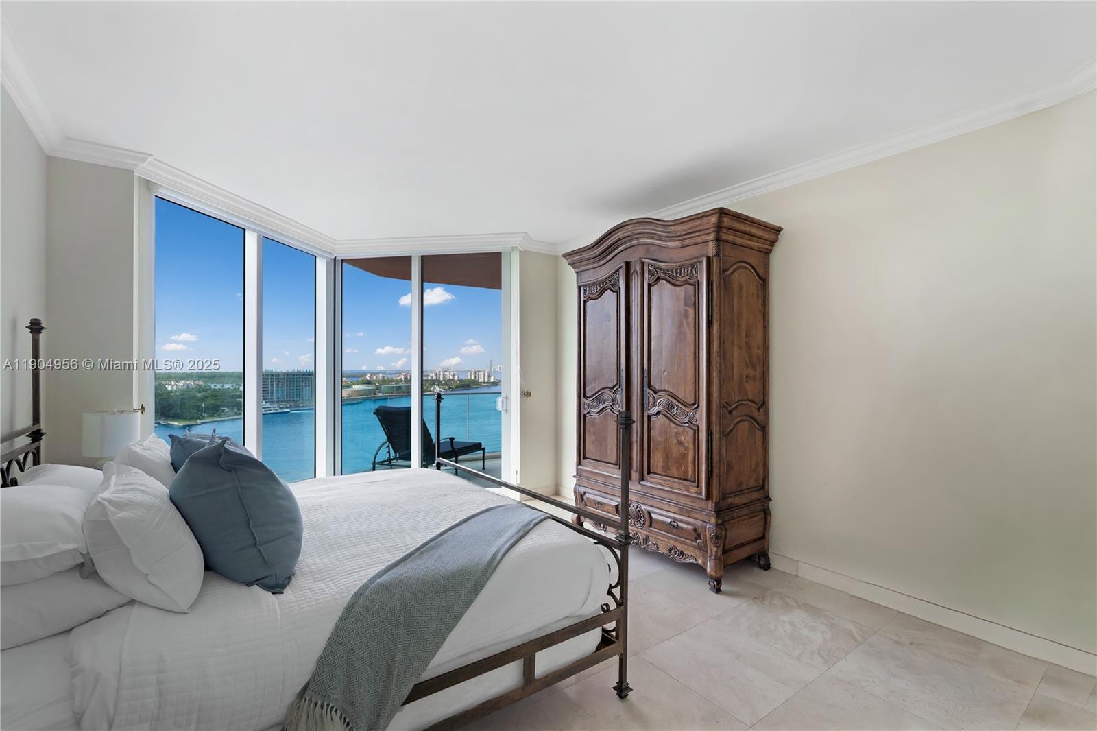 300 S Pointe Dr 1603