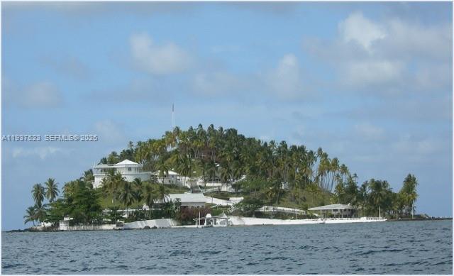 Isla Cabra - Residential