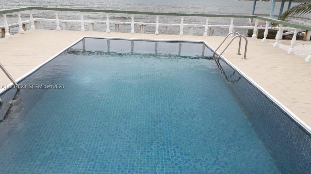 Isla Cabra - Residential