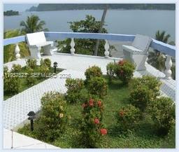 Isla Cabra - Residential