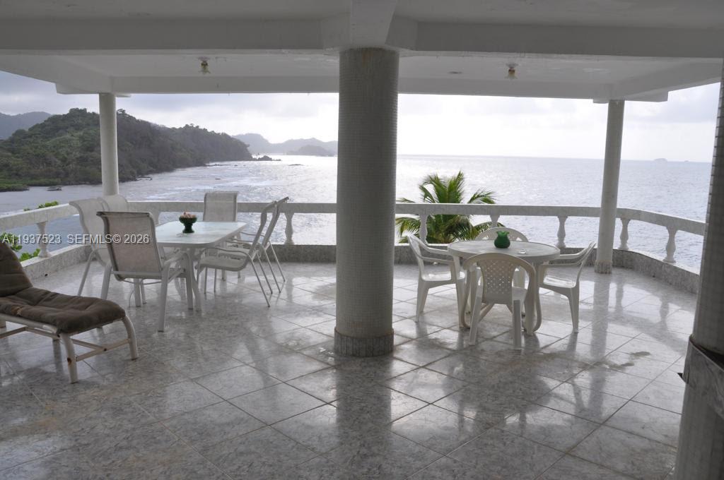 Isla Cabra - Residential