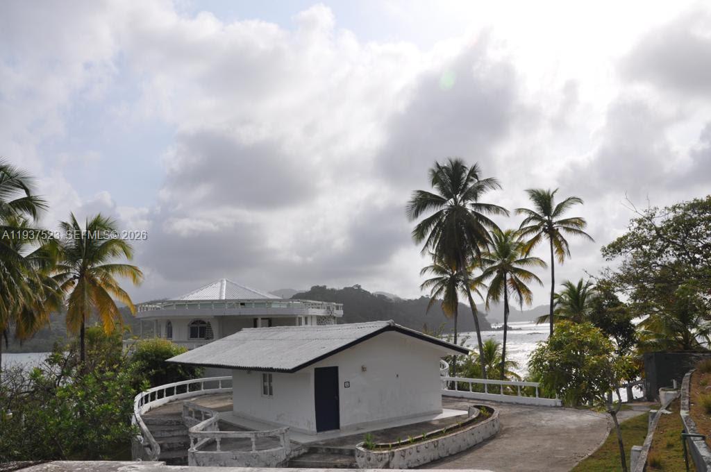 Isla Cabra - Residential