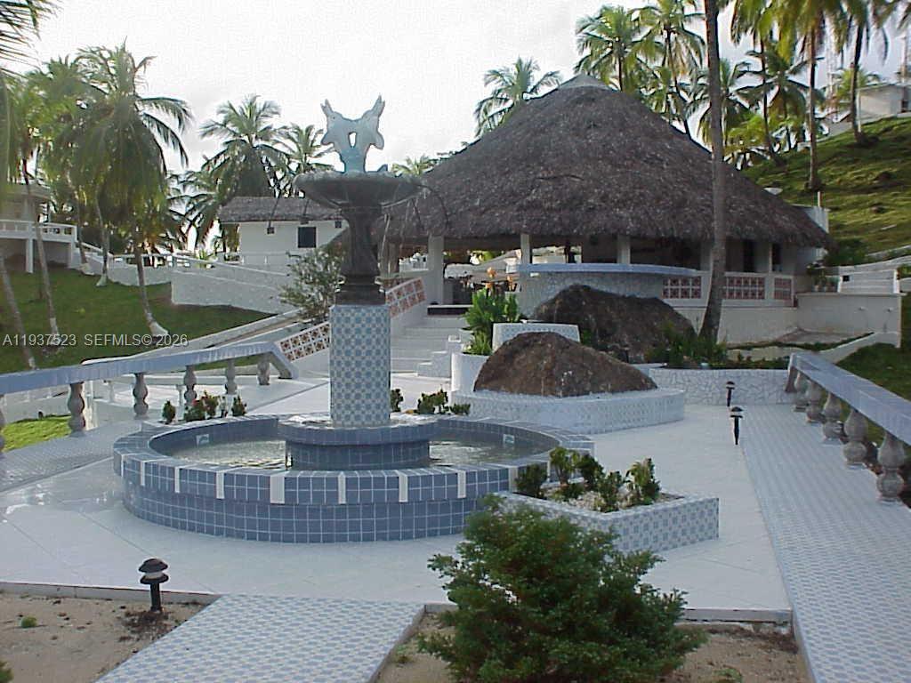 Isla Cabra - Residential