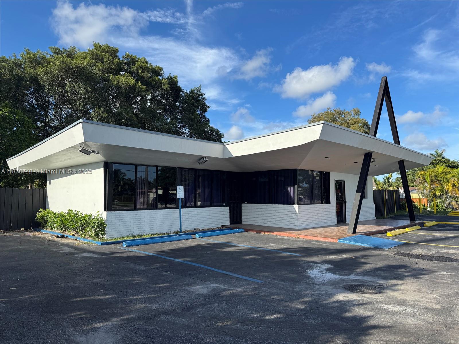 1605 NW 95th St
