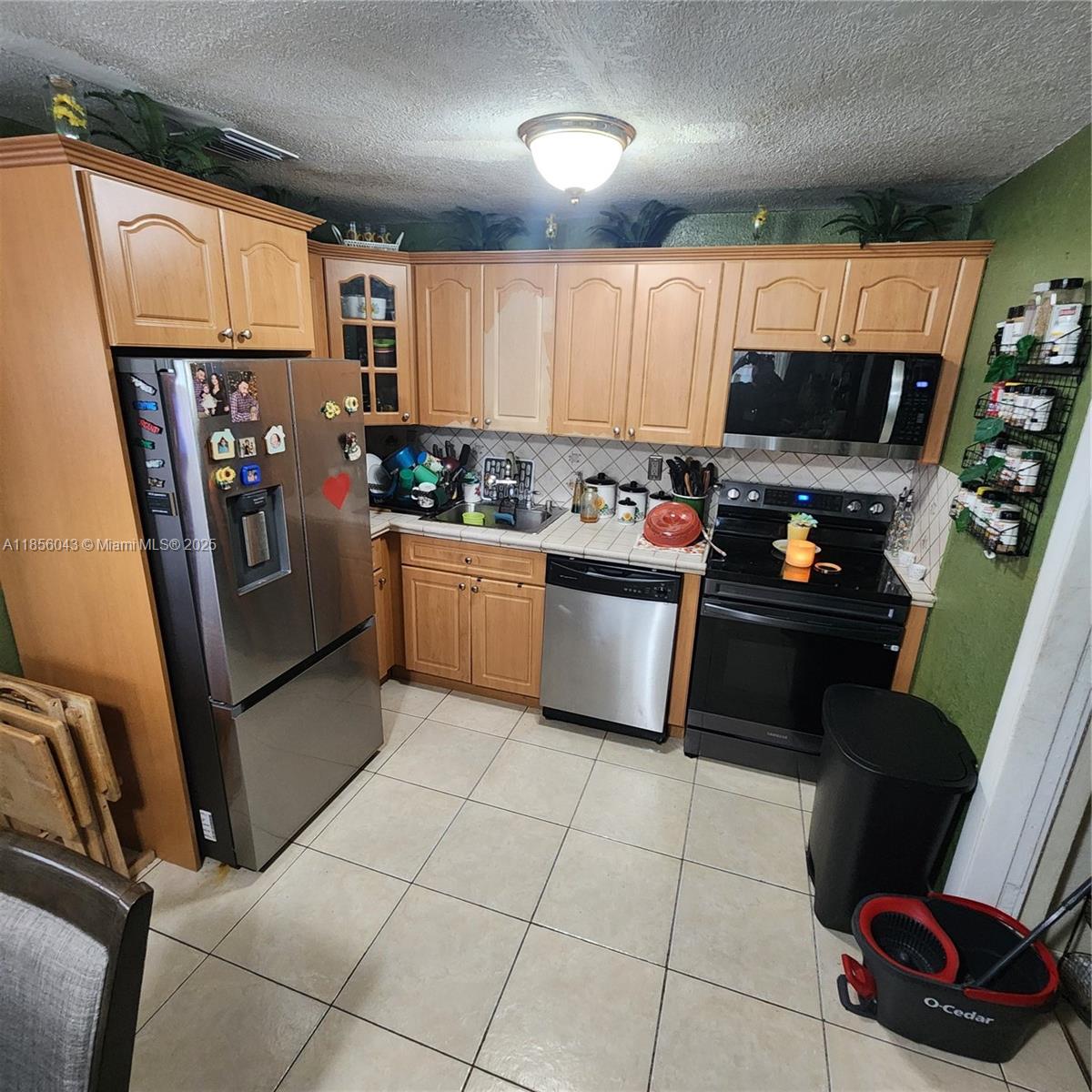 Amazing opportunity to invest in Richmond Heights /Miami, This ready to move in home has all major expenses covered, Large lot with a tool shed, New roof & solar panels. New Ac unit indoor & outdoor. New stainless steel appliances. Big back yard with enough room for a pool or boat. Highly desirable area right off 117 avenue and 136 street. Close to main highways, . This property has a private entrance with a room and half bathroom which can be good for in-laws.