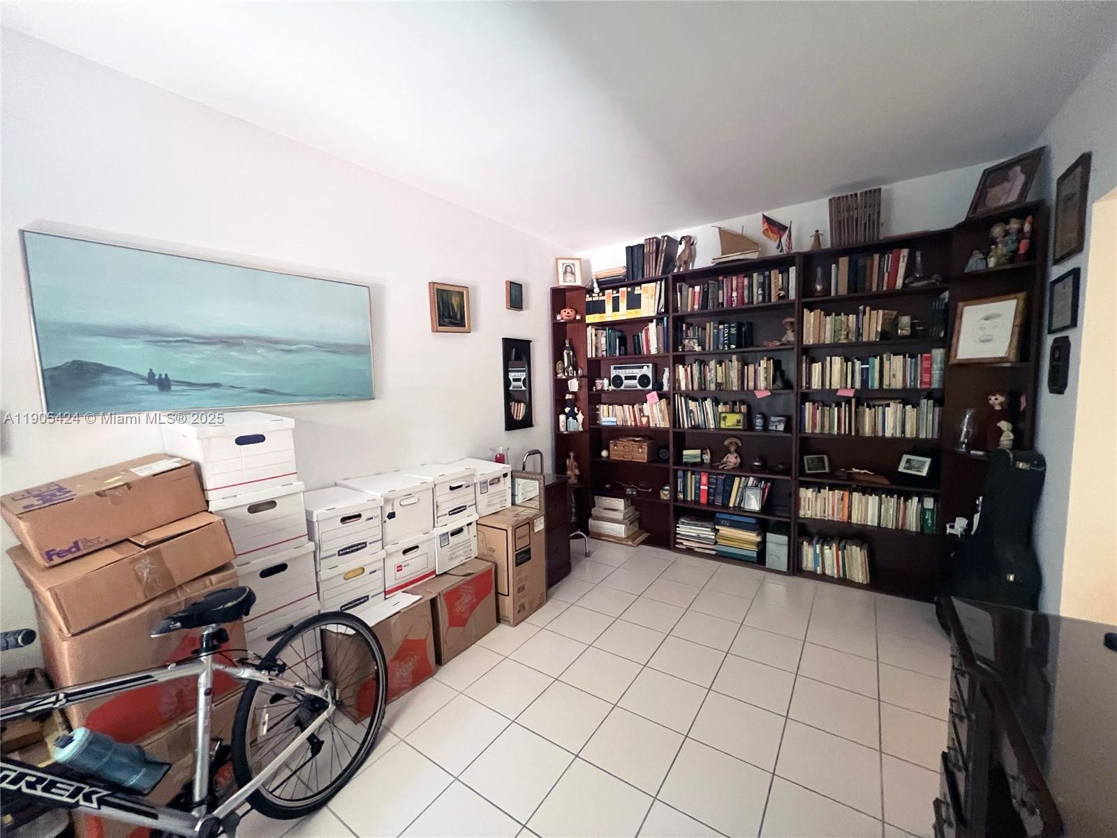 VILLA CAPRI CONDO - Residential