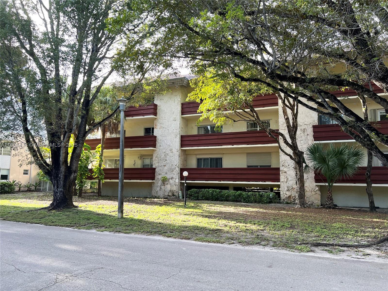 VILLA CAPRI CONDO - Residential