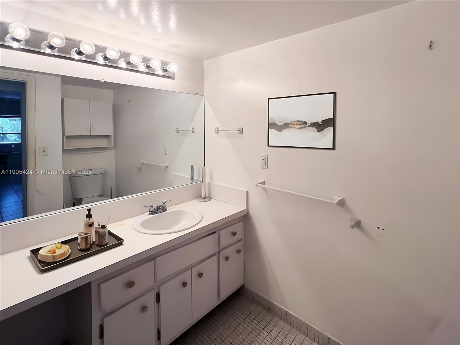 VILLA CAPRI CONDO - Residential