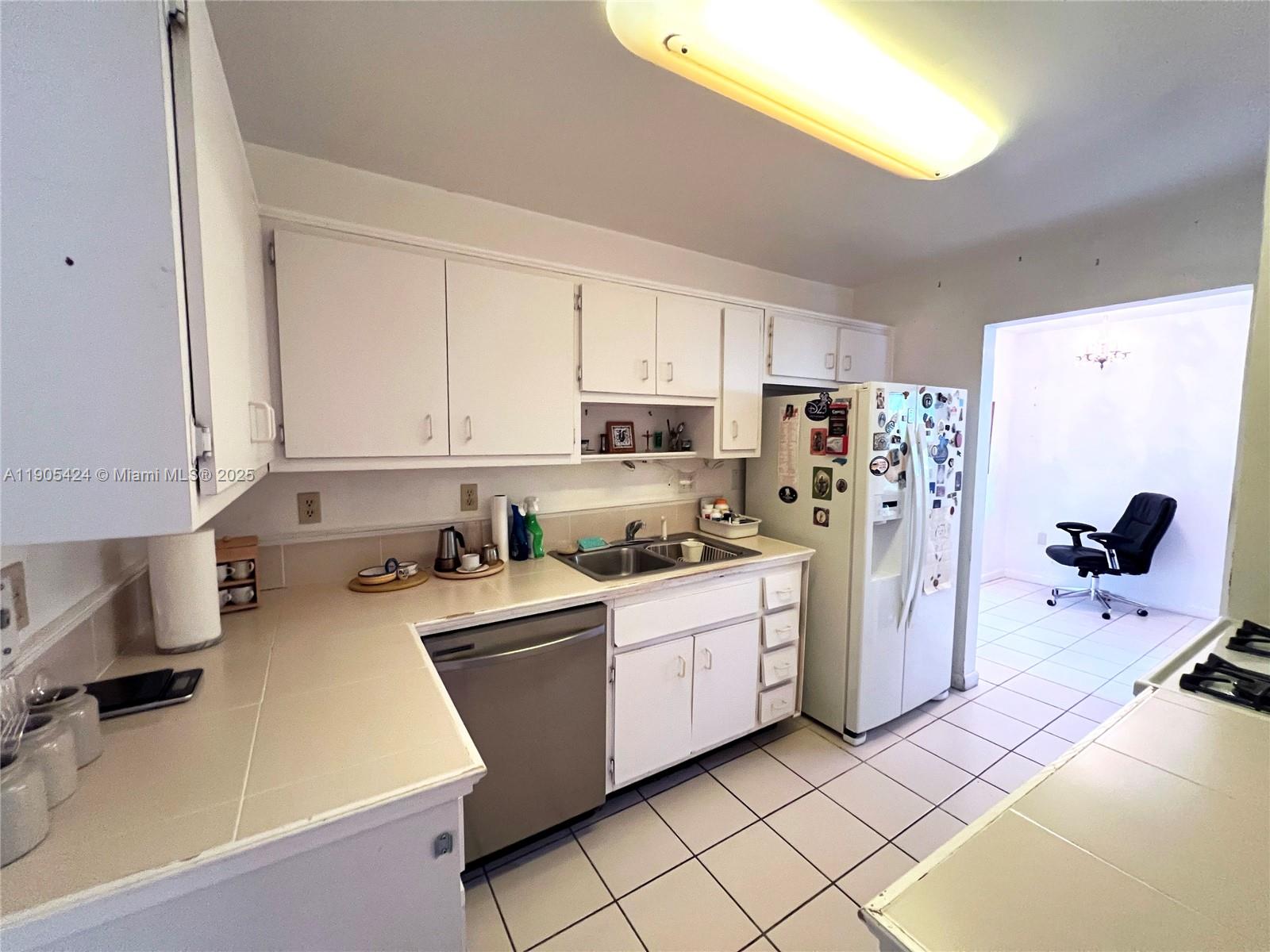 VILLA CAPRI CONDO - Residential