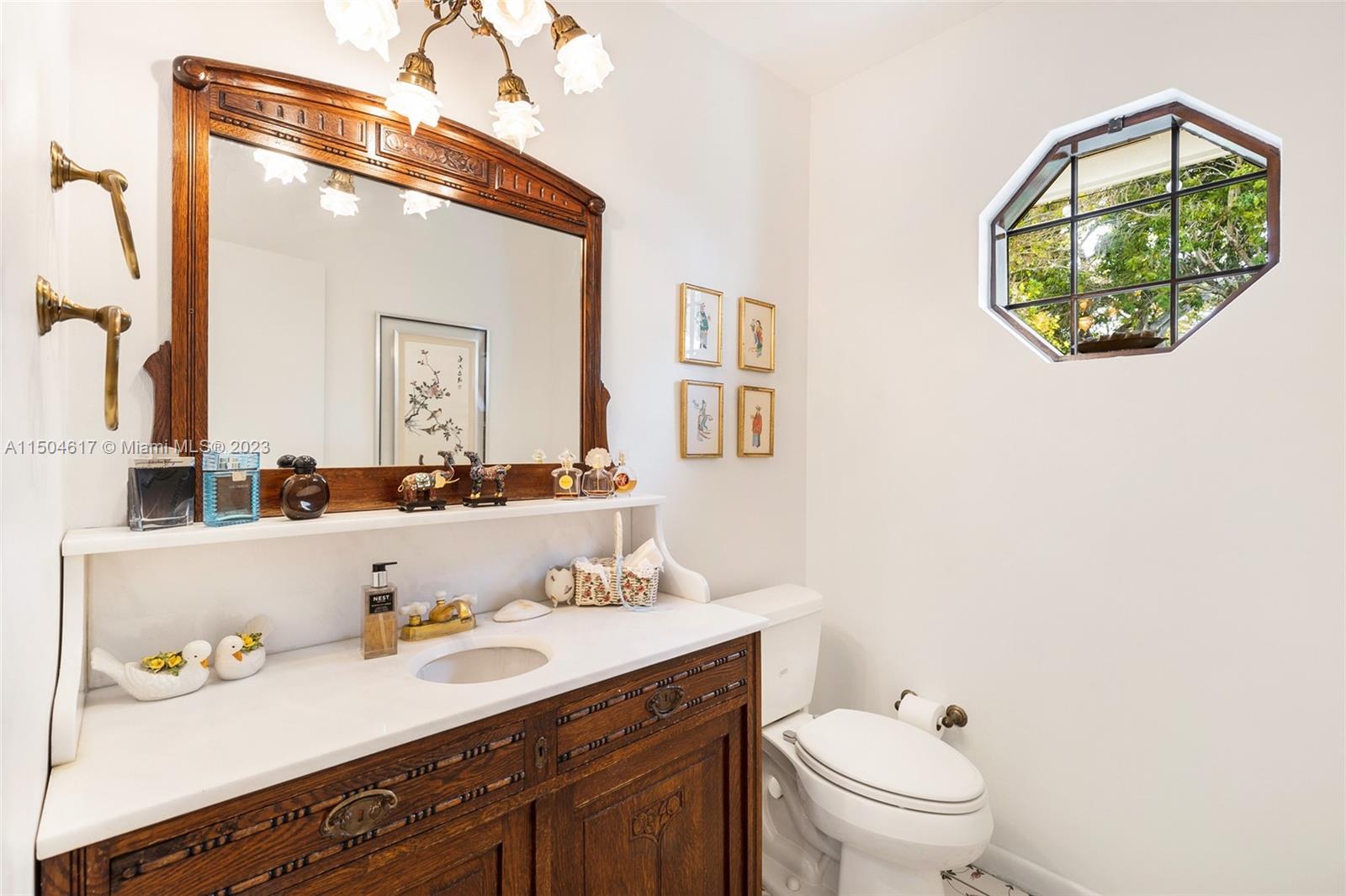 VAN HAVEN ESTATES - Residential