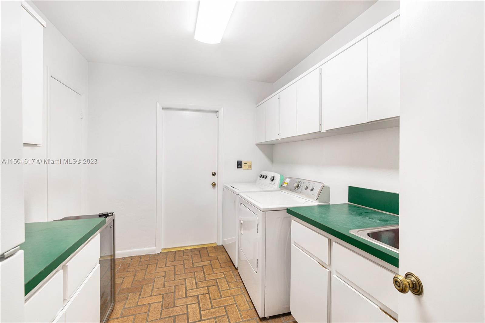 VAN HAVEN ESTATES - Residential