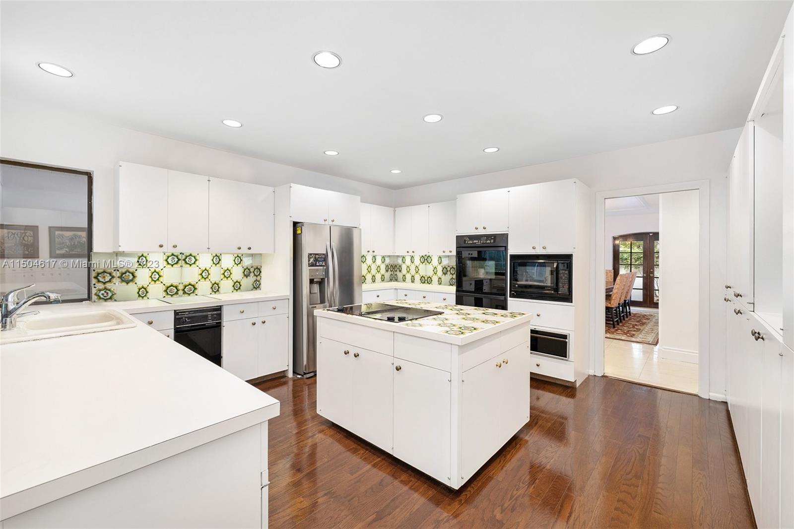 VAN HAVEN ESTATES - Residential