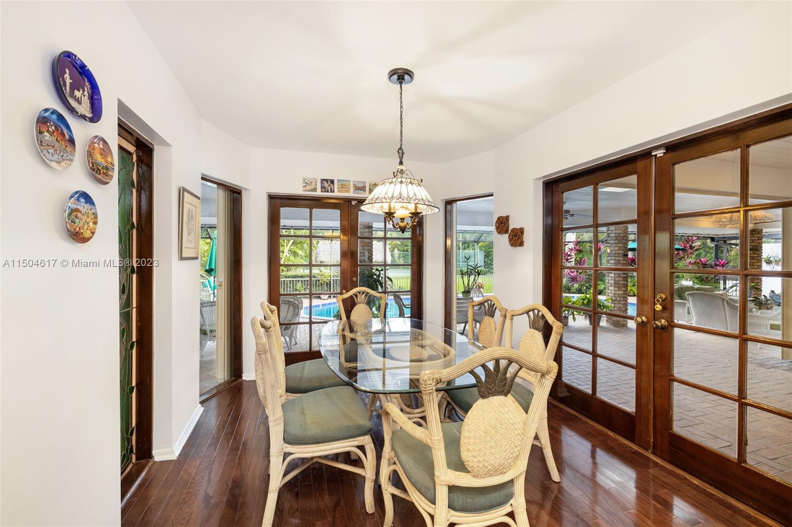 VAN HAVEN ESTATES - Residential