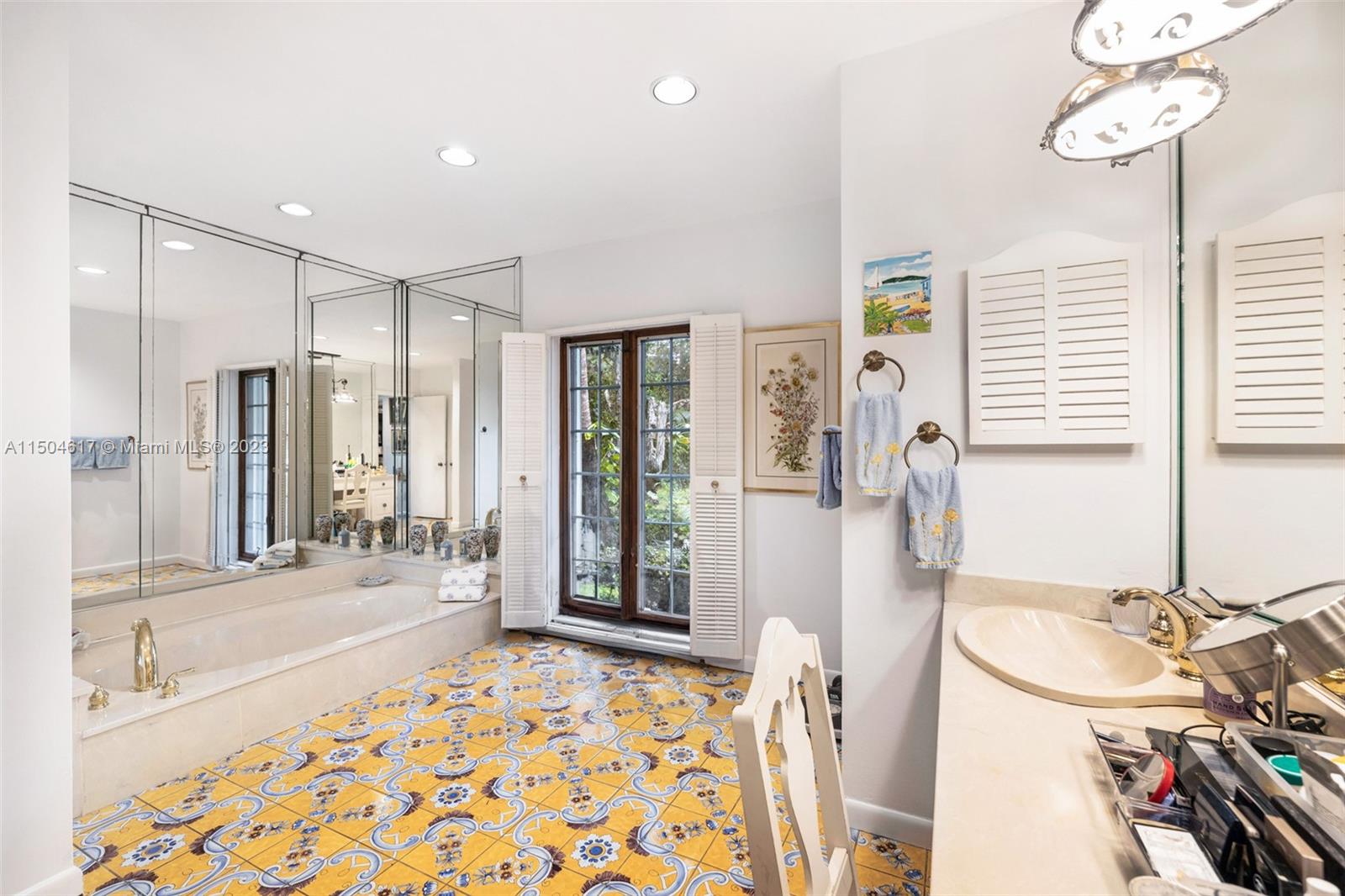 VAN HAVEN ESTATES - Residential