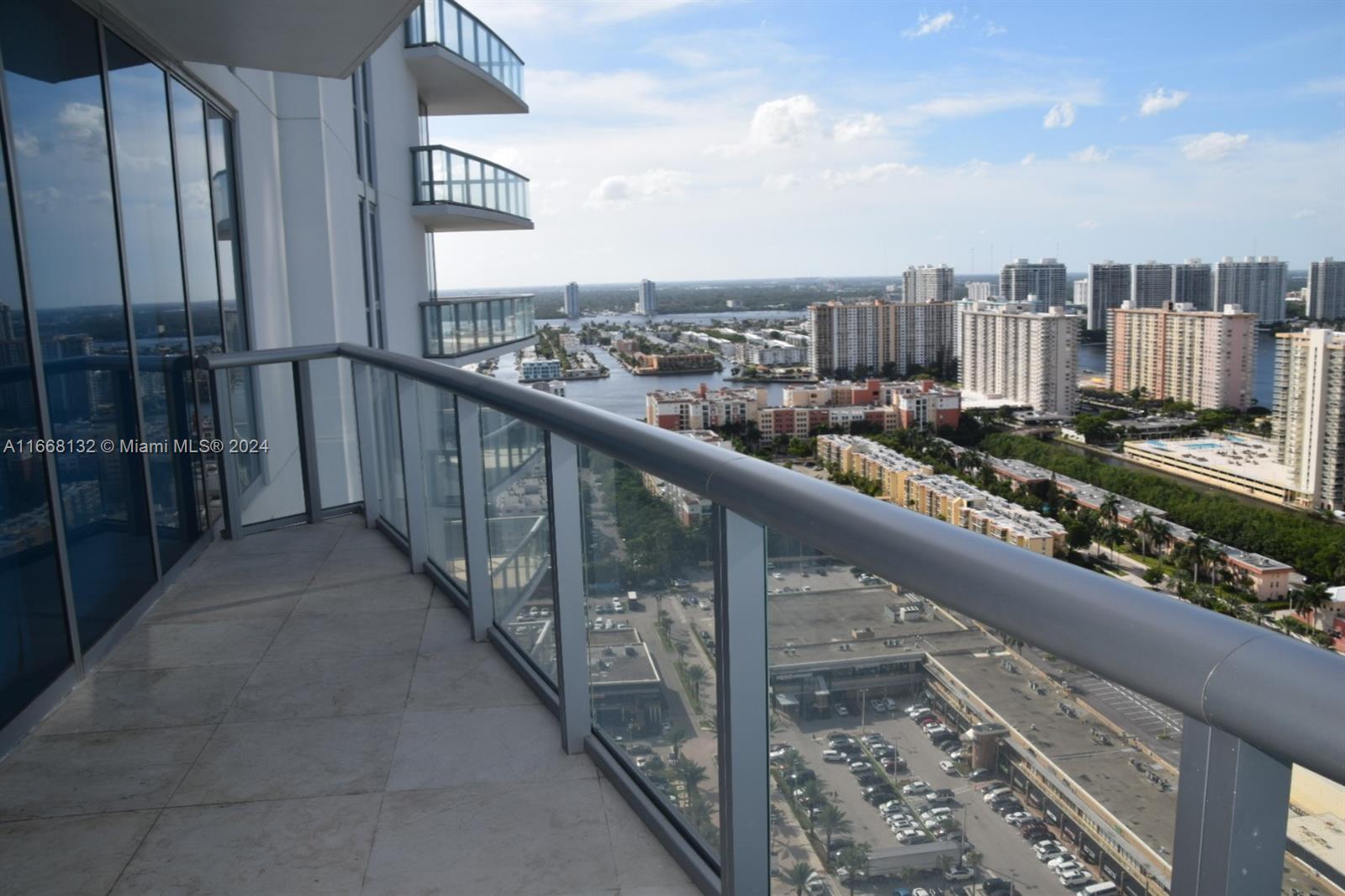 17001 Collins Ave 3208