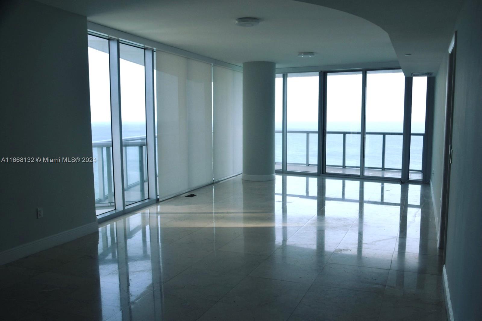 17001 Collins Ave 3208
