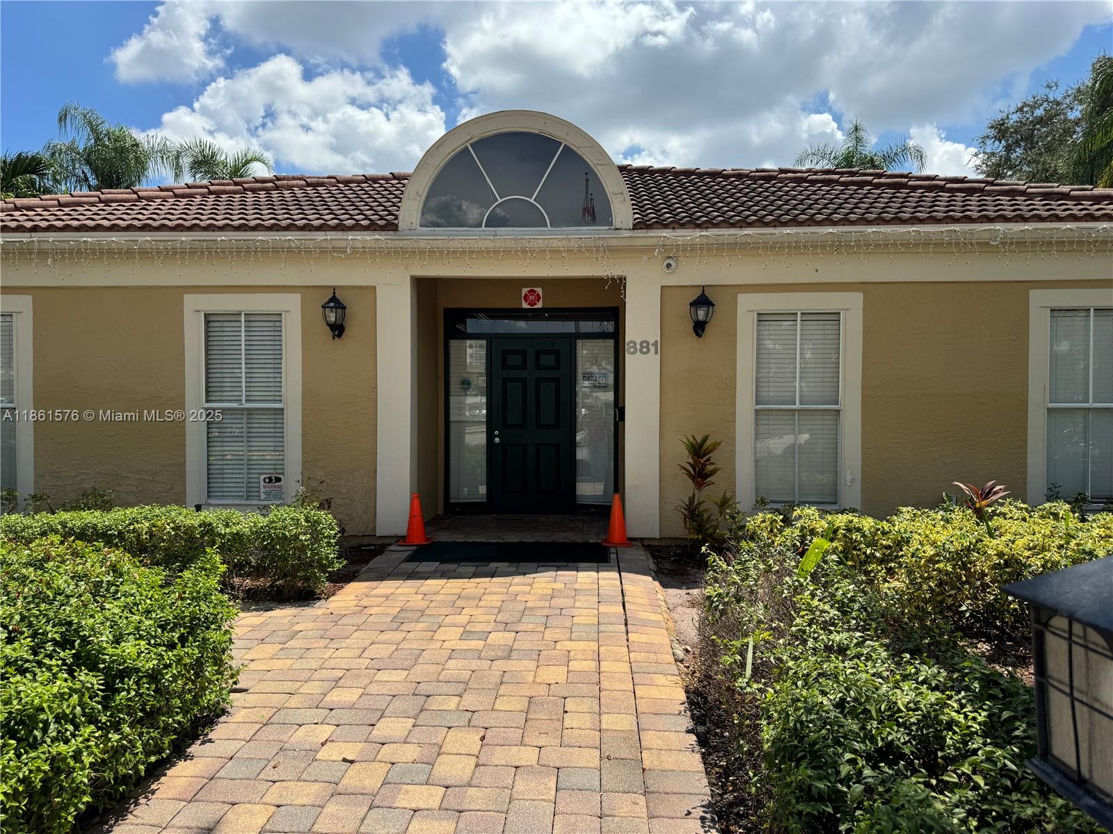 SAVANNAH AT RIVERSIDE CON - Residential Lease