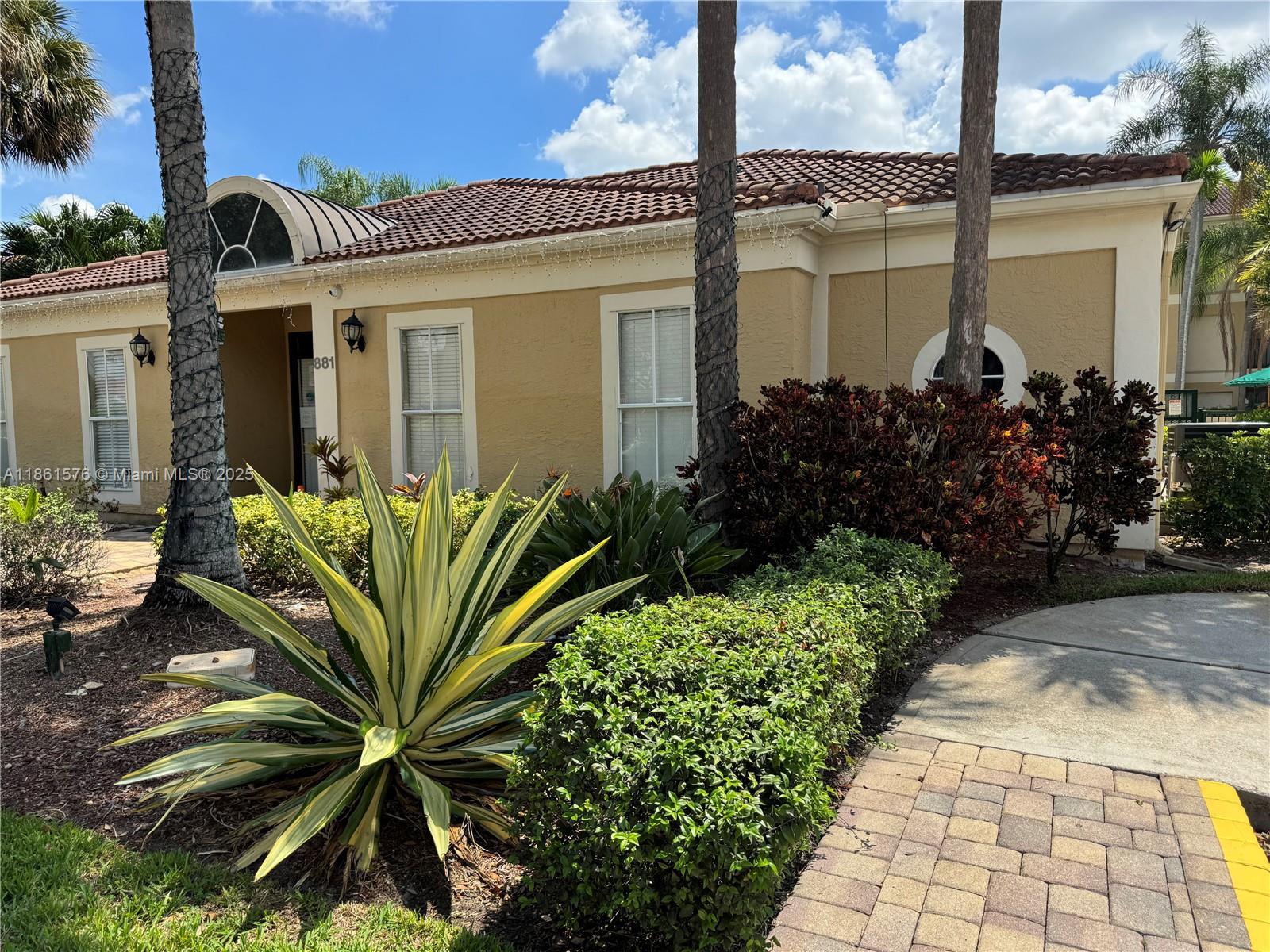 SAVANNAH AT RIVERSIDE CON - Residential Lease