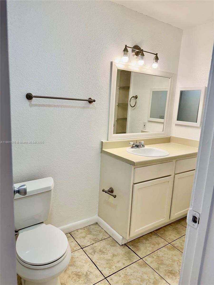 SAVANNAH AT RIVERSIDE CON - Residential Lease