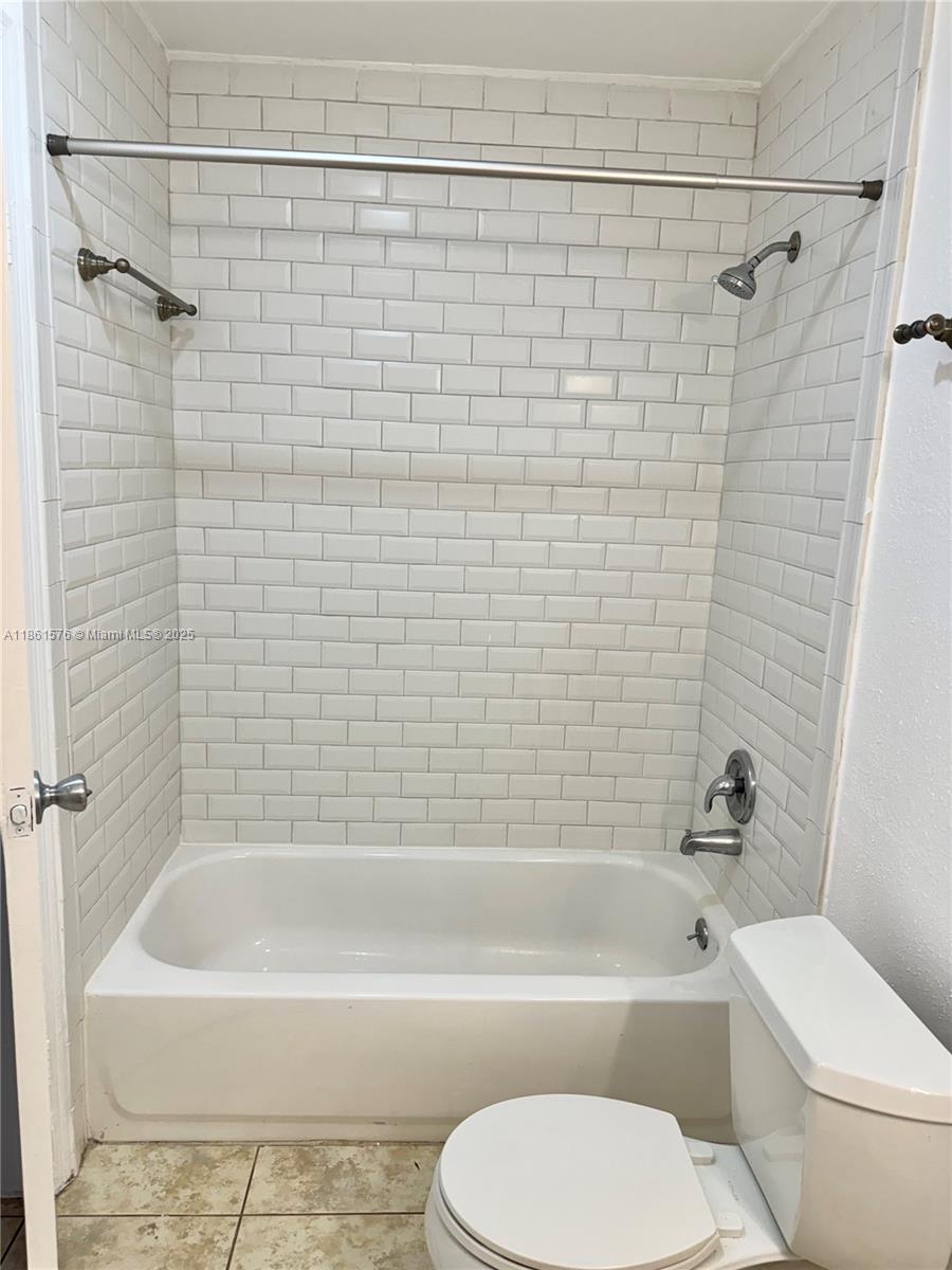 SAVANNAH AT RIVERSIDE CON - Residential Lease