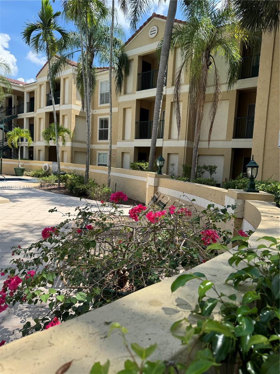 SAVANNAH AT RIVERSIDE CON - Residential Lease