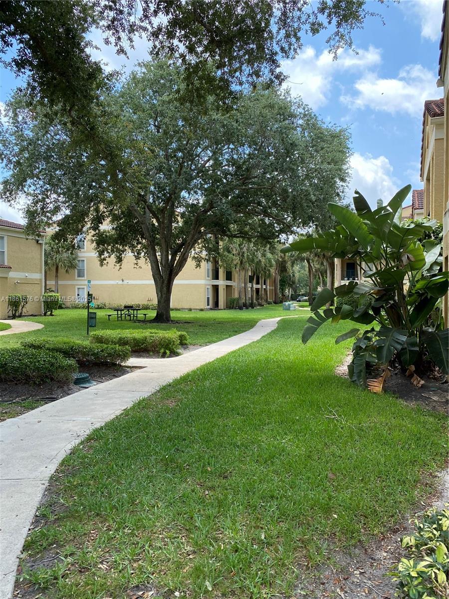 SAVANNAH AT RIVERSIDE CON - Residential Lease