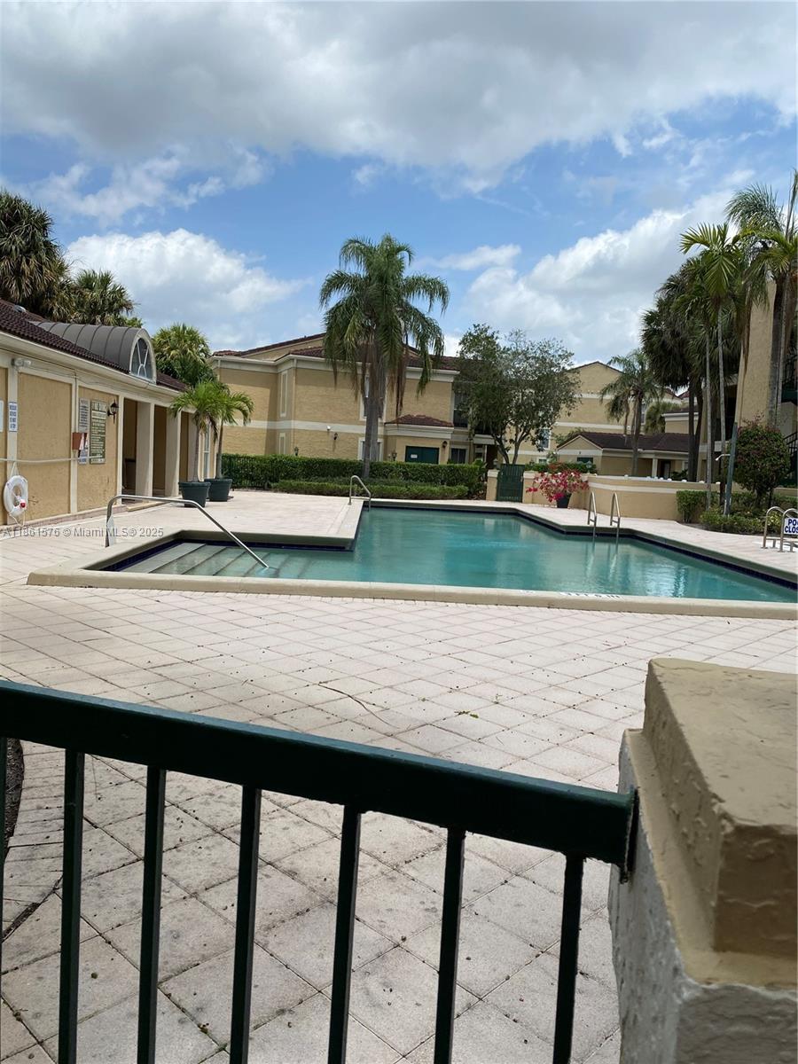 SAVANNAH AT RIVERSIDE CON - Residential Lease